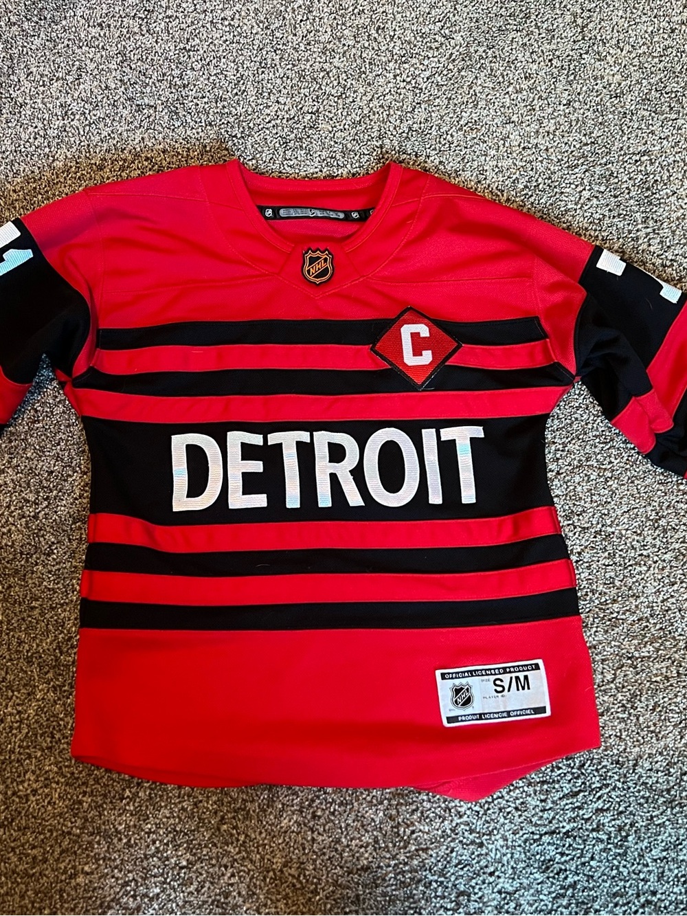 Detroit Kids' Red & Black Hockey Jersey - small
